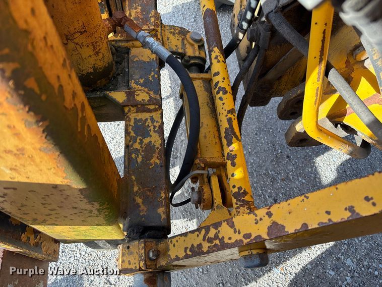 image for item FC5587 International 4500B forklift