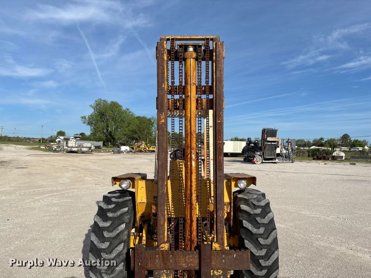 image for item FC5587 International 4500B forklift