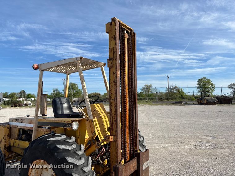 image for item FC5587 International 4500B forklift