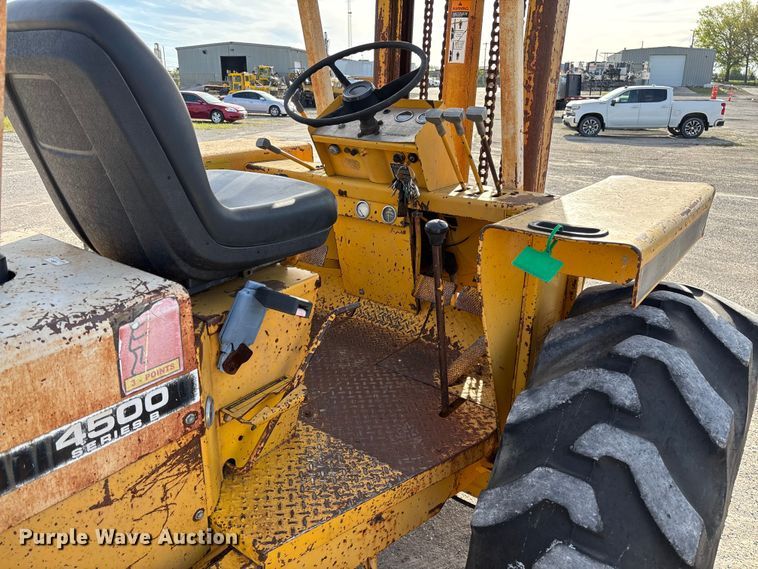 image for item FC5587 International 4500B forklift
