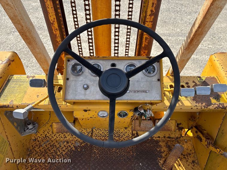 image for item FC5587 International 4500B forklift