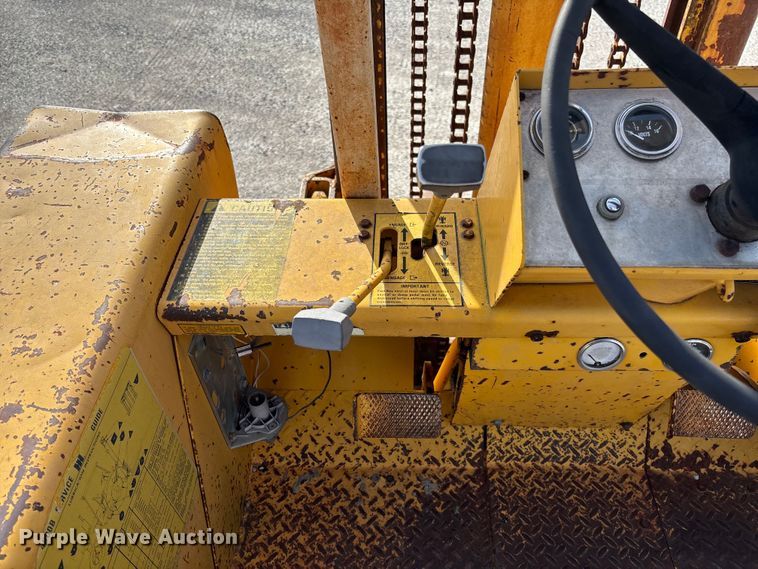 image for item FC5587 International 4500B forklift