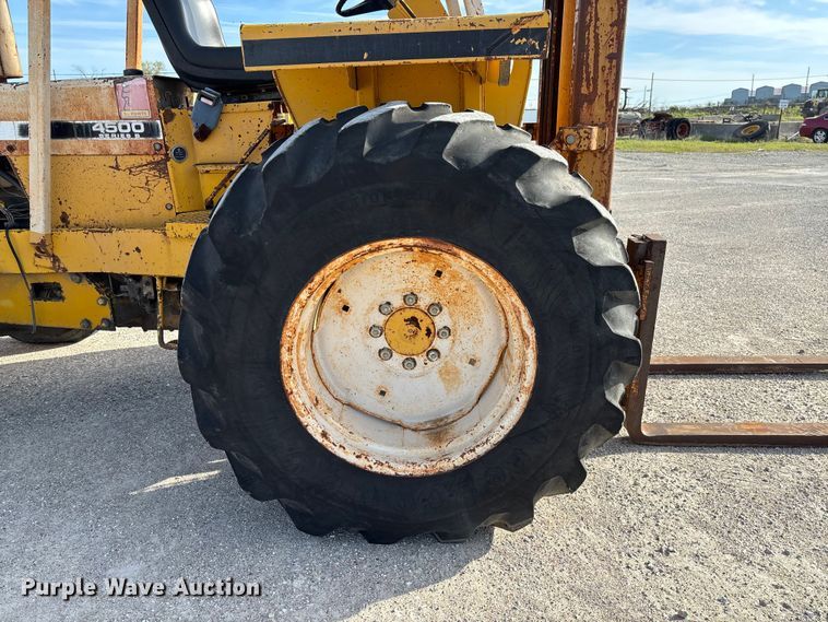 image for item FC5587 International 4500B forklift