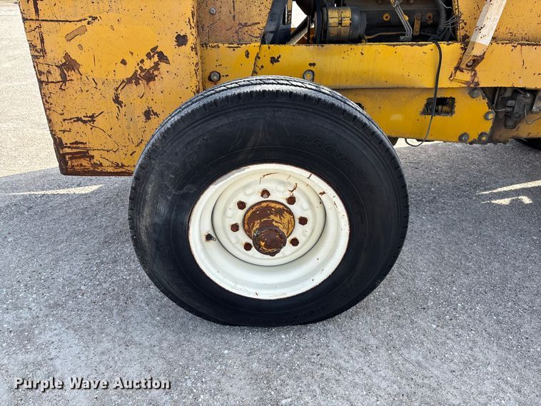 image for item FC5587 International 4500B forklift