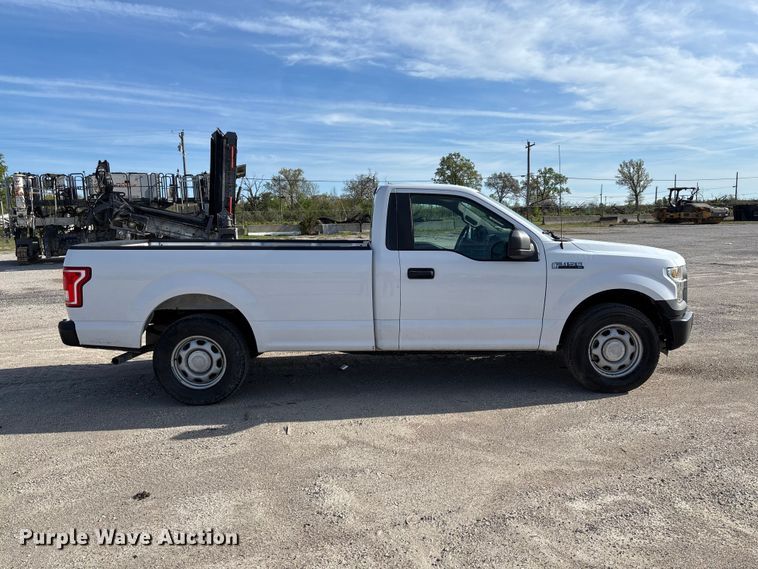 image for item FC5588 2016 Ford F150 XL pickup truck