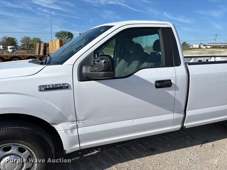 image for item FC5588 2016 Ford F150 XL pickup truck