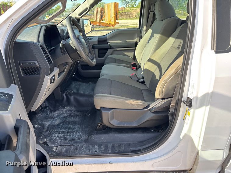 image for item FC5588 2016 Ford F150 XL pickup truck