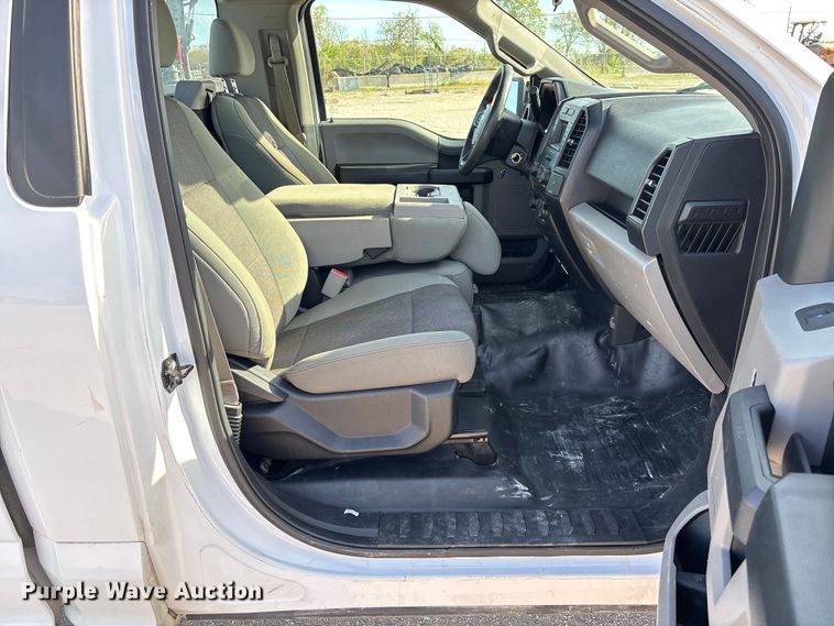 image for item FC5588 2016 Ford F150 XL pickup truck