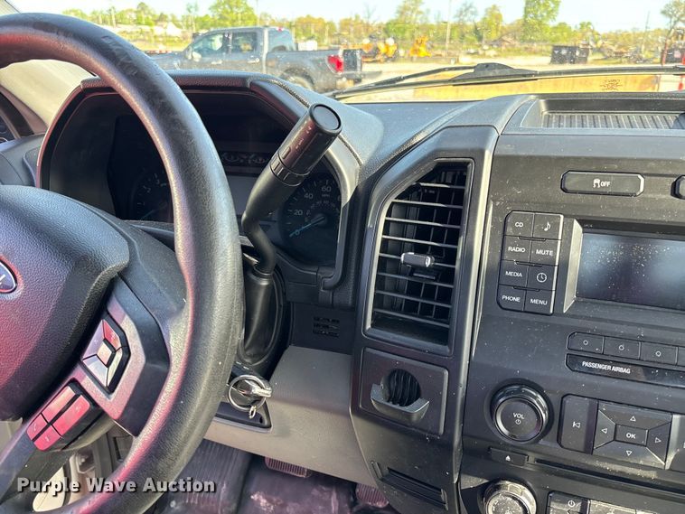image for item FC5588 2016 Ford F150 XL pickup truck