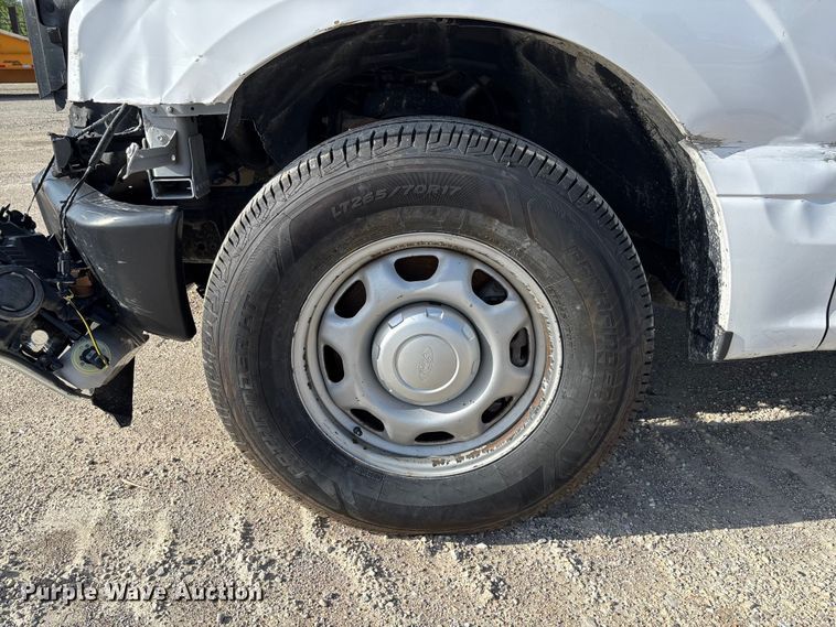 image for item FC5588 2016 Ford F150 XL pickup truck