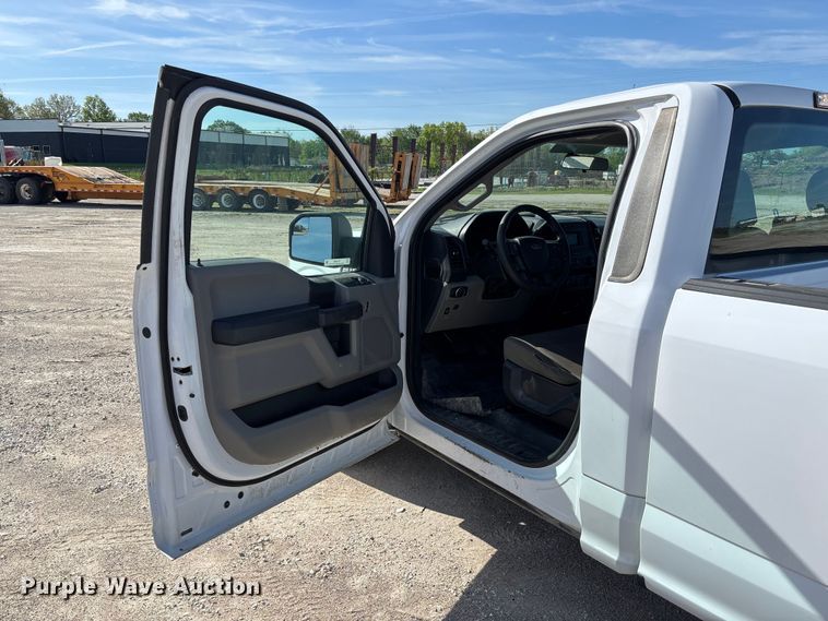 image for item FC5590 2016 Ford F150 XL pickup truck