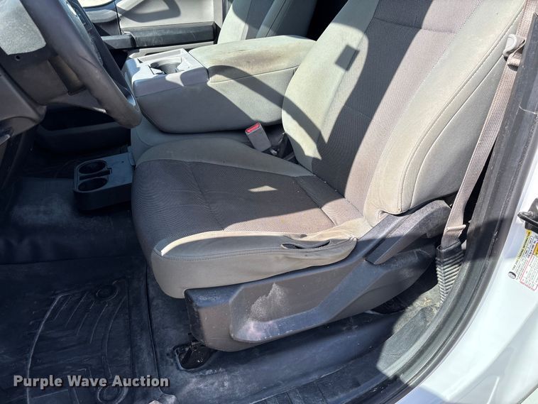 image for item FC5590 2016 Ford F150 XL pickup truck