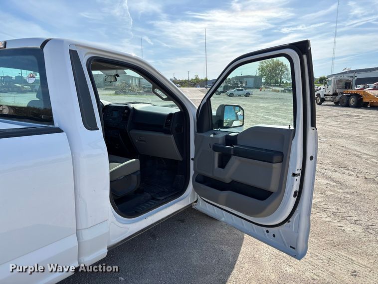 image for item FC5590 2016 Ford F150 XL pickup truck