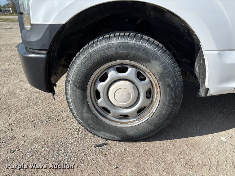 image for item FC5590 2016 Ford F150 XL pickup truck