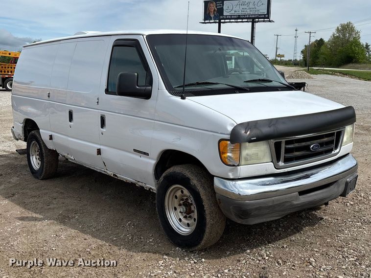 image for item FC5619 2003 Ford E350 van