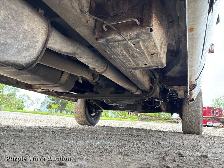 image for item FC5619 2003 Ford E350 van
