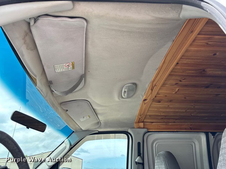 image for item FC5619 2003 Ford E350 van