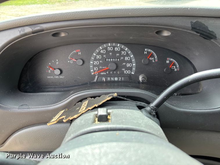 image for item FC5619 2003 Ford E350 van