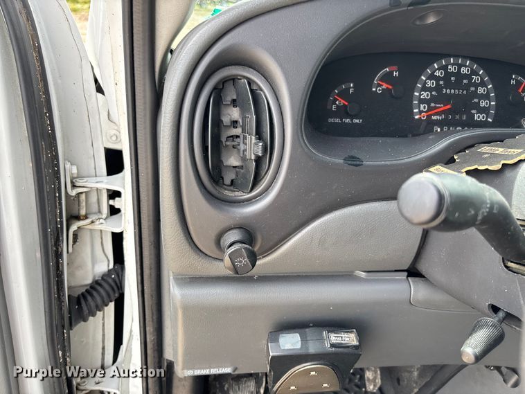 image for item FC5619 2003 Ford E350 van