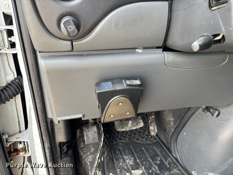 image for item FC5619 2003 Ford E350 van