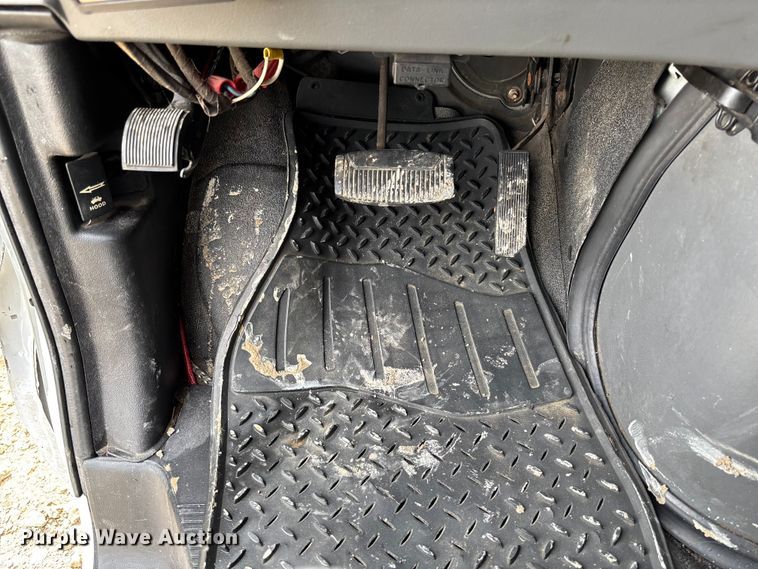 image for item FC5619 2003 Ford E350 van