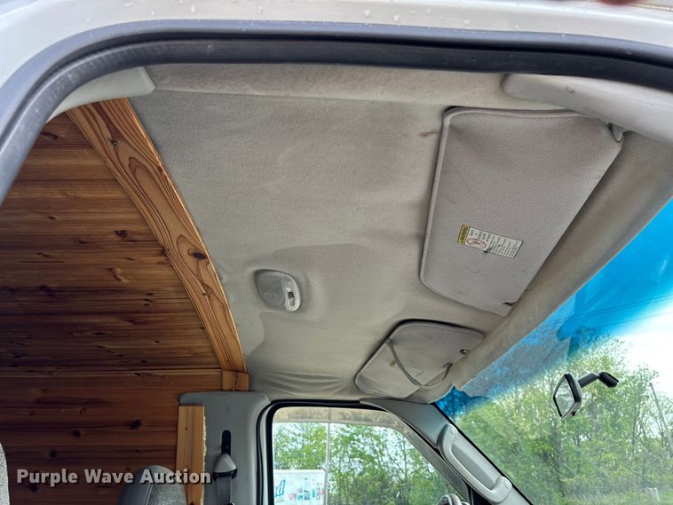 image for item FC5619 2003 Ford E350 van