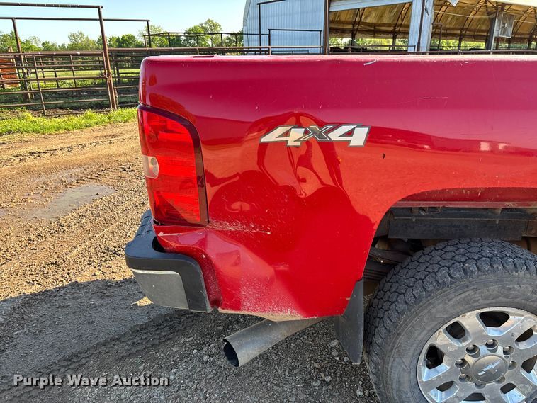 image for item FC5633 2011 Chevrolet Silverado 3500HD Crew Cab pickup truck