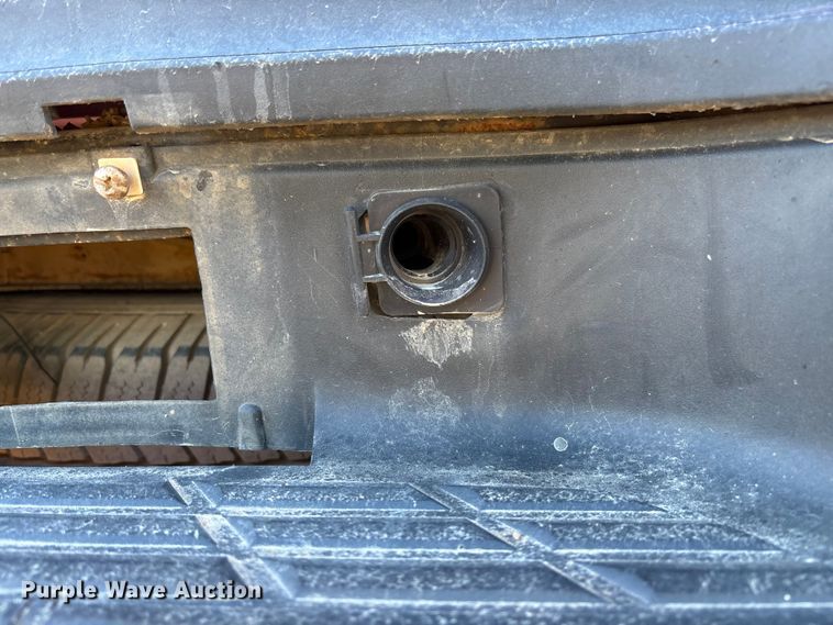 image for item FC5633 2011 Chevrolet Silverado 3500HD Crew Cab pickup truck