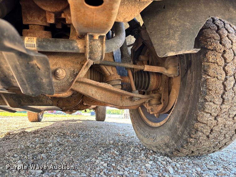 image for item FC5633 2011 Chevrolet Silverado 3500HD Crew Cab pickup truck
