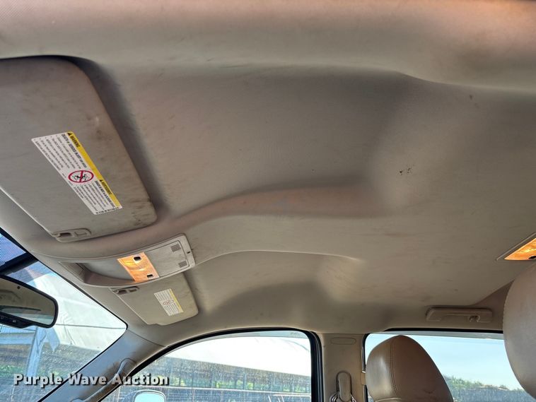 image for item FC5633 2011 Chevrolet Silverado 3500HD Crew Cab pickup truck