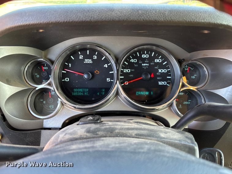image for item FC5633 2011 Chevrolet Silverado 3500HD Crew Cab pickup truck