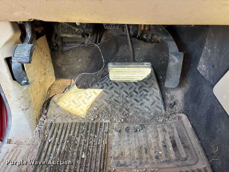 image for item FC5633 2011 Chevrolet Silverado 3500HD Crew Cab pickup truck