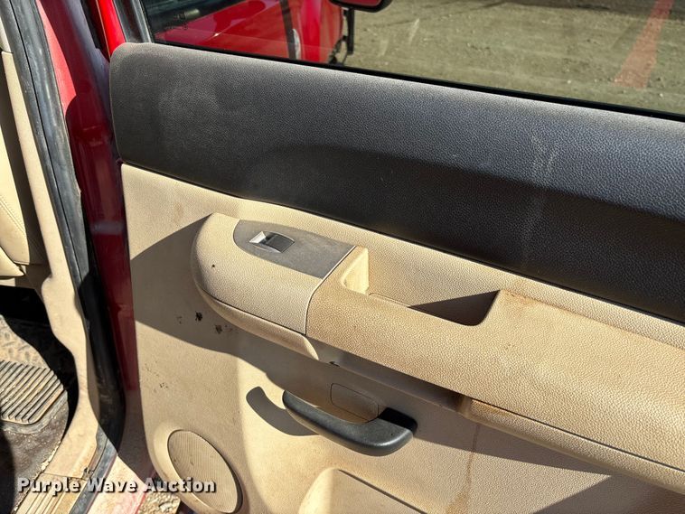 image for item FC5633 2011 Chevrolet Silverado 3500HD Crew Cab pickup truck