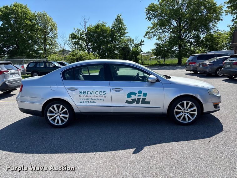 image for item FC5634 2010 Volkswagen Passat 