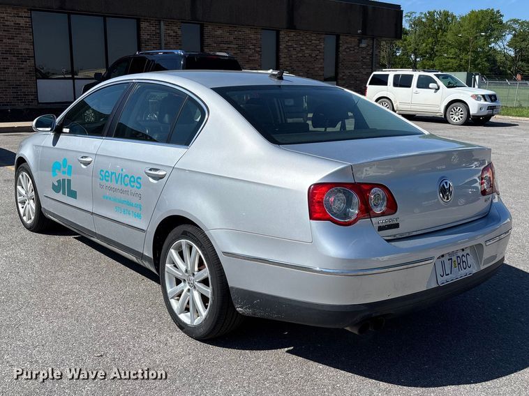 image for item FC5634 2010 Volkswagen Passat 
