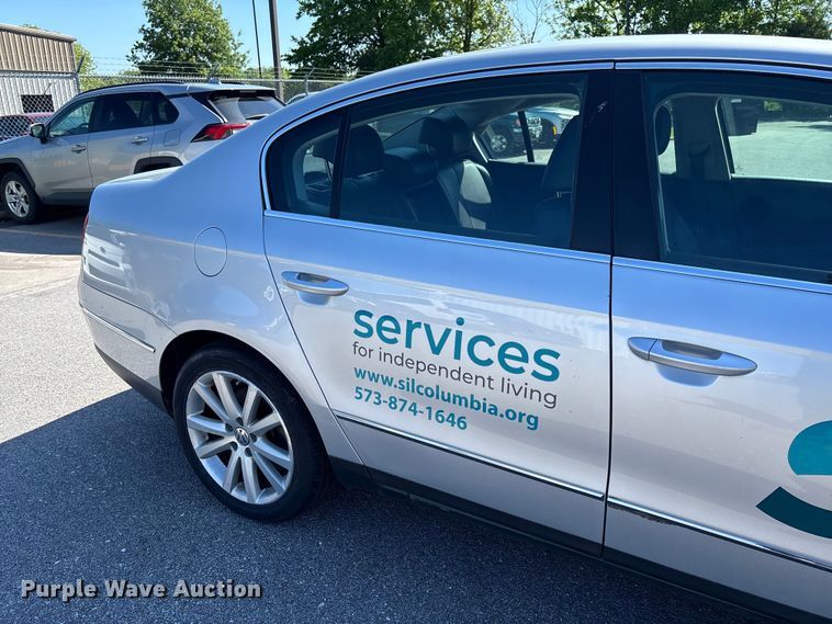 image for item FC5634 2010 Volkswagen Passat 