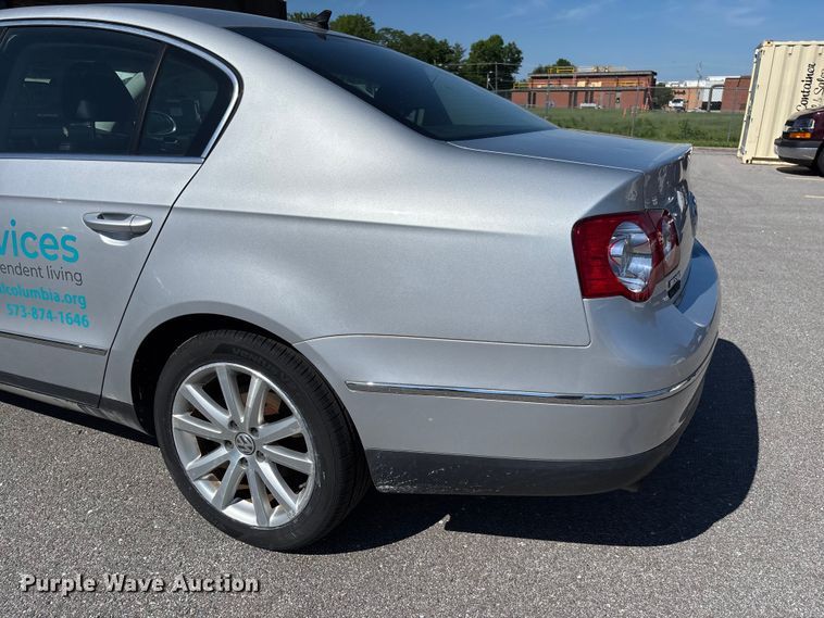 image for item FC5634 2010 Volkswagen Passat 