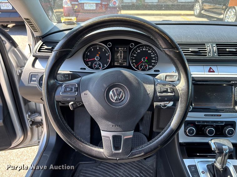 image for item FC5634 2010 Volkswagen Passat 