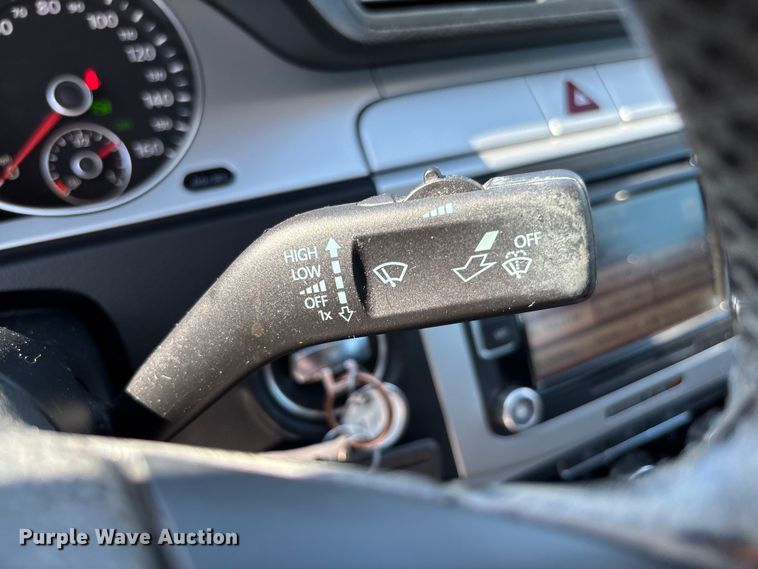 image for item FC5634 2010 Volkswagen Passat 