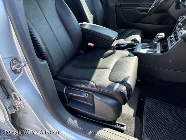 image for item FC5634 2010 Volkswagen Passat 
