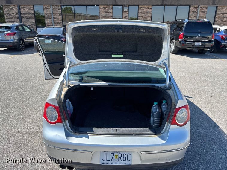image for item FC5634 2010 Volkswagen Passat 