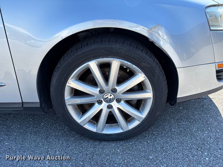 image for item FC5634 2010 Volkswagen Passat 