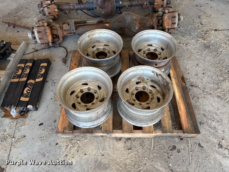 image for item FC5650 U-Joint Offroad E-series 4x4 conversion kit