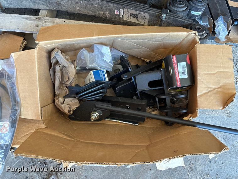 image for item FC5650 U-Joint Offroad E-series 4x4 conversion kit