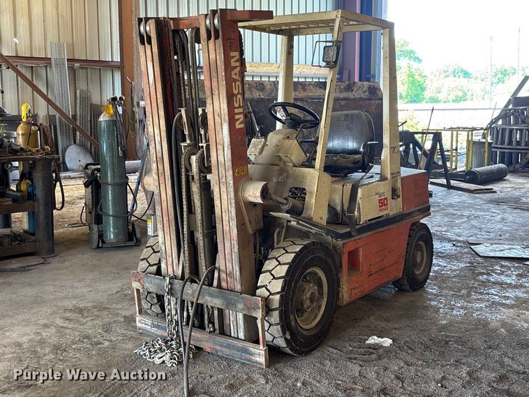 image for item FC5653 Nissan EH02A25V forklift