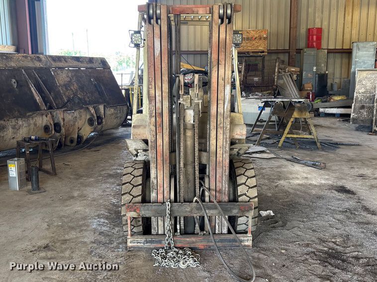 image for item FC5653 Nissan EH02A25V forklift