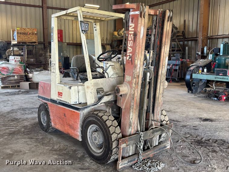 image for item FC5653 Nissan EH02A25V forklift