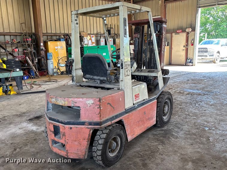 image for item FC5653 Nissan EH02A25V forklift