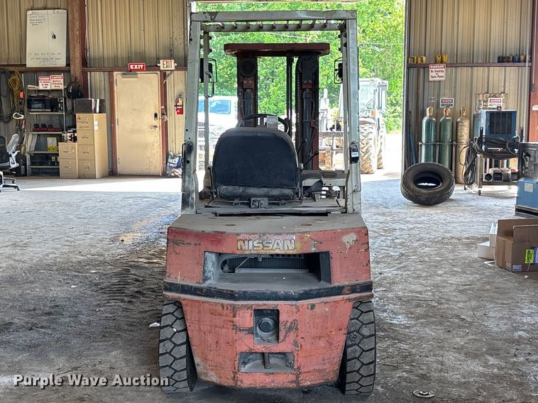 image for item FC5653 Nissan EH02A25V forklift