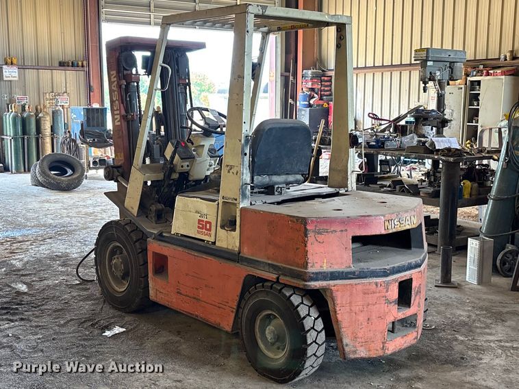image for item FC5653 Nissan EH02A25V forklift